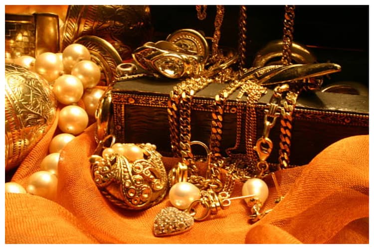 Gold Silver Price: सोना चांदी हो गया सस्ता, गिर गए दाम, देखें आपके शहर में कितना कम हुआ रेट