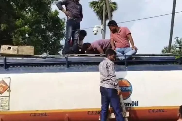 पेट्रोल-डीजल नहीं टैंकर से निकली 500 पेटी अंग्रेजी शराब, नवादा में करोड़ों की तस्करी का खुलासा