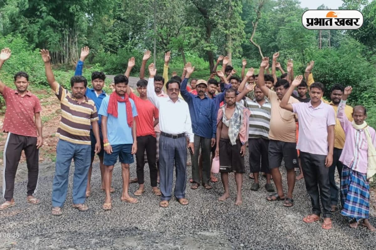 Bokaro News: नक्सल इलाके में आधी रात सड़क निर्माण पर हुआ बवाल, ग्रामीणों ने रुकवाया काम