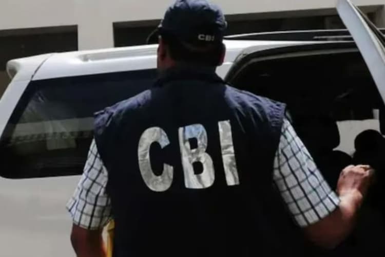 CBI Raid In Patna: फर्जी बैंक खातों के जरिए काले धन को सफेद कर रहे थे साइबर ठग, CBI ने पटना में कसा शिकंजा