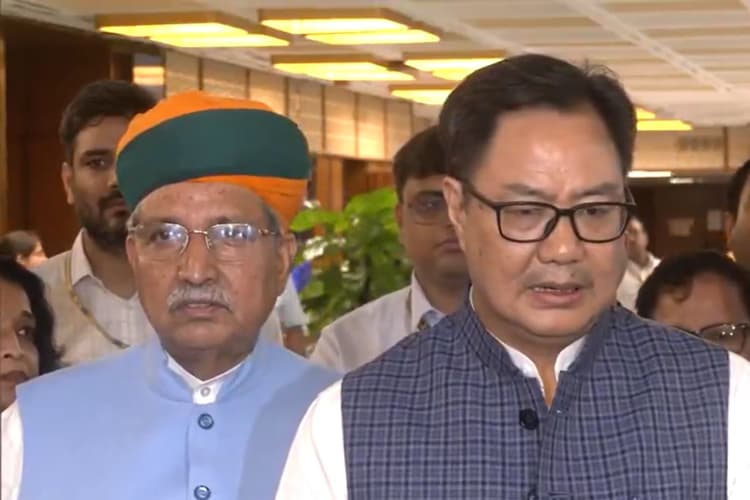 All Party Meeting: हंगामेदार होगा संसद का मानसून सत्र, सरकार 17 बिल और विपक्ष घेरने के लिए तैयार, सर्वदलीय बैठक में क्या हुआ?