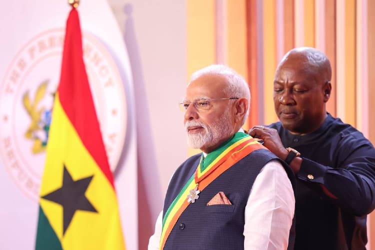 PM Modi Ghana Visit : कितने भारतीय रहते हैं घाना में? पीएम मोदी का किया गया जोरदार स्वागत