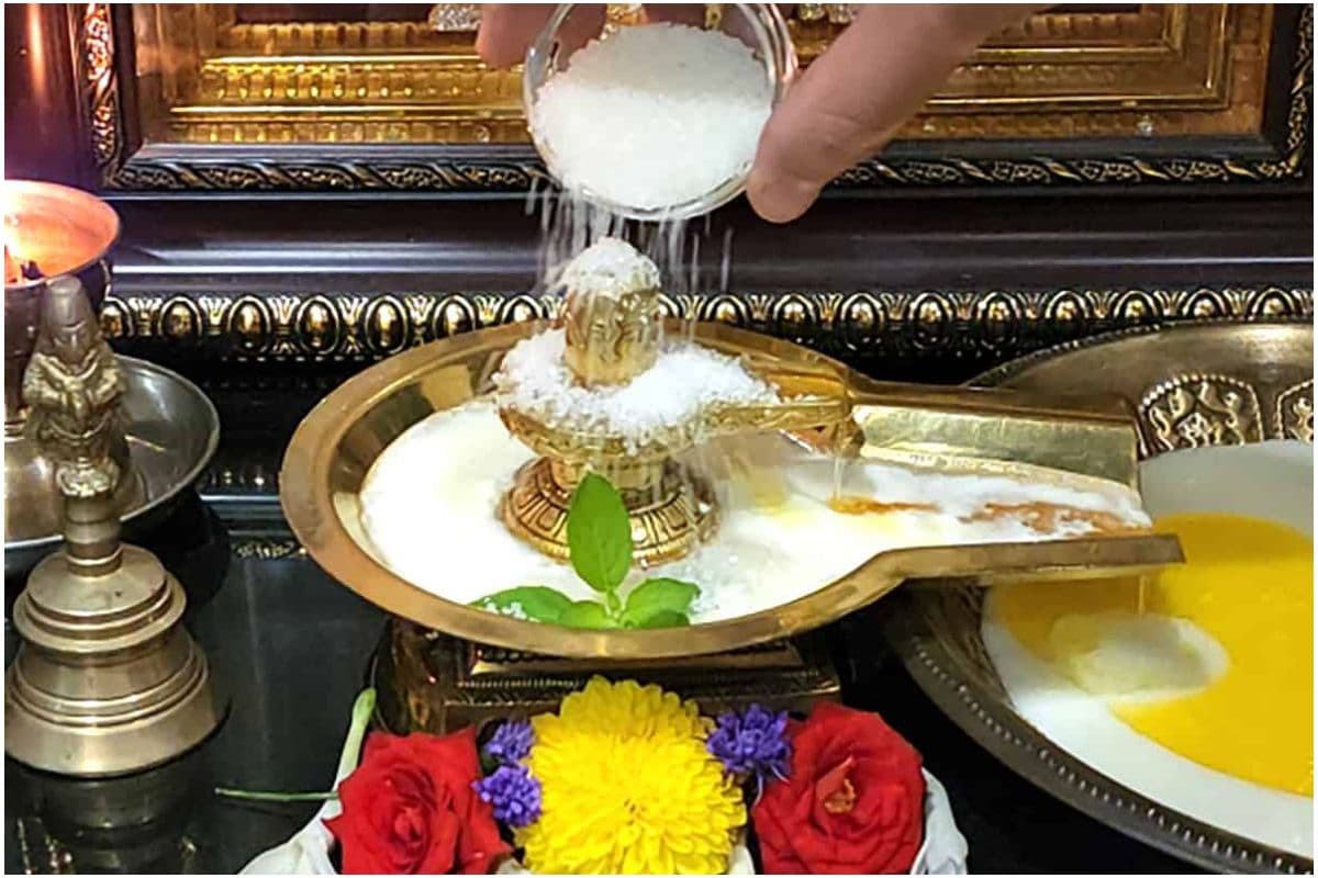 Panchamrit Recipe: भोलेनाथ को प्रिय पंचामृत से करें रुद्राभिषेक, जानें आसान रेसिपी Panchamrit Recipe: भोलेनाथ को प्रिय पंचामृत से करें रुद्राभिषेक, जानें आसान रेसिपी