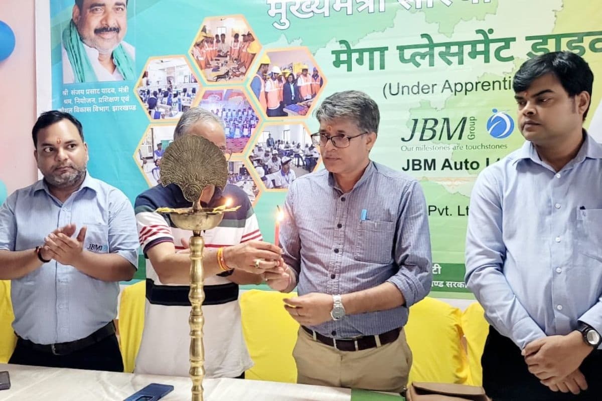 झारखंड कौशल विकास मिशन सोसाइटी के प्लेसमेंट ड्राइव में 300 प्रशिक्षुओं ने दिया इंटरव्यू