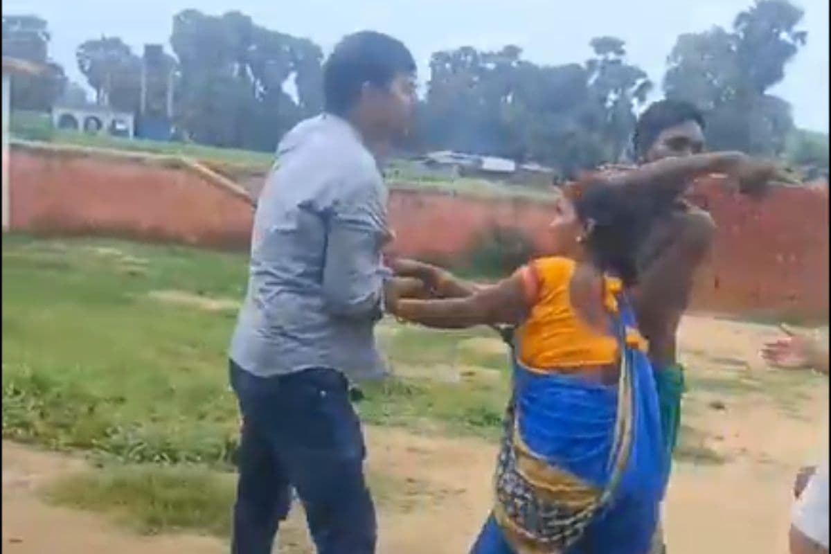गया: छात्र की पिटाई से नाराज परिजनों ने शिक्षक को पीटा, स्कूल में मची अफरा-तफरी