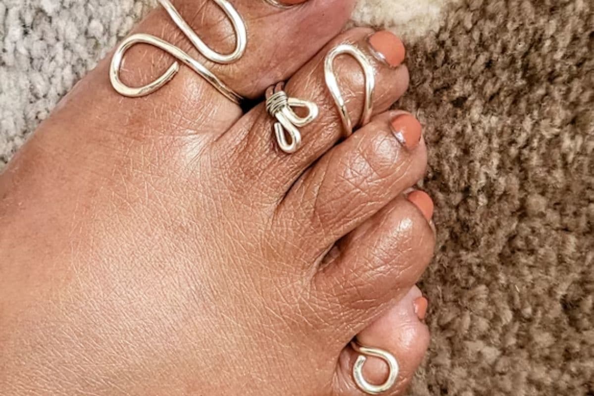 toe ring light weight