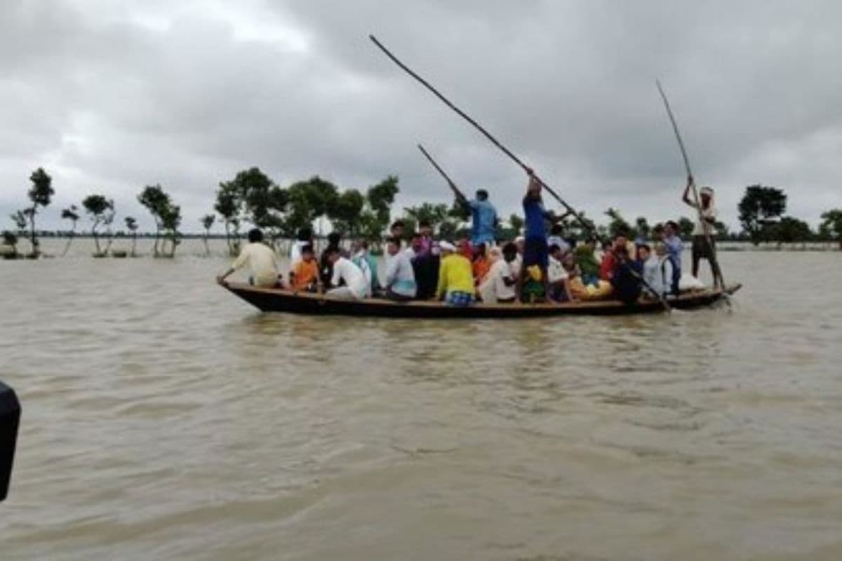 Bihar Flood Alert Rivers wreaking havoc 9 people drowned in three accidents