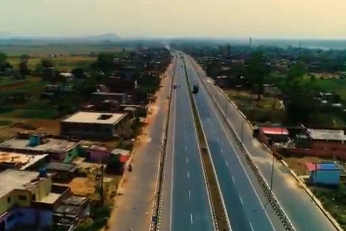 Four Lane Road In Bihar Vehicles run on Hajipur-Muzaffarpur bypass
