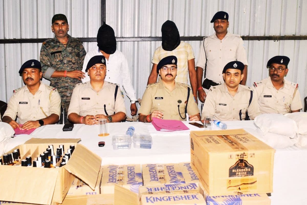 crime news bokaro smugglers arrested with ganja liquor crime news bokaro smugglers arrested with ganja liquor