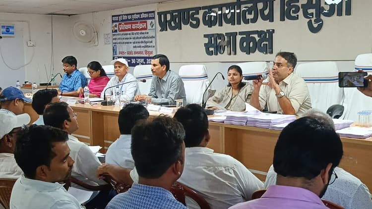 मतदाता सूची के काम को समय से पूरा करें, नहीं बरतें कोताही : एडीएम