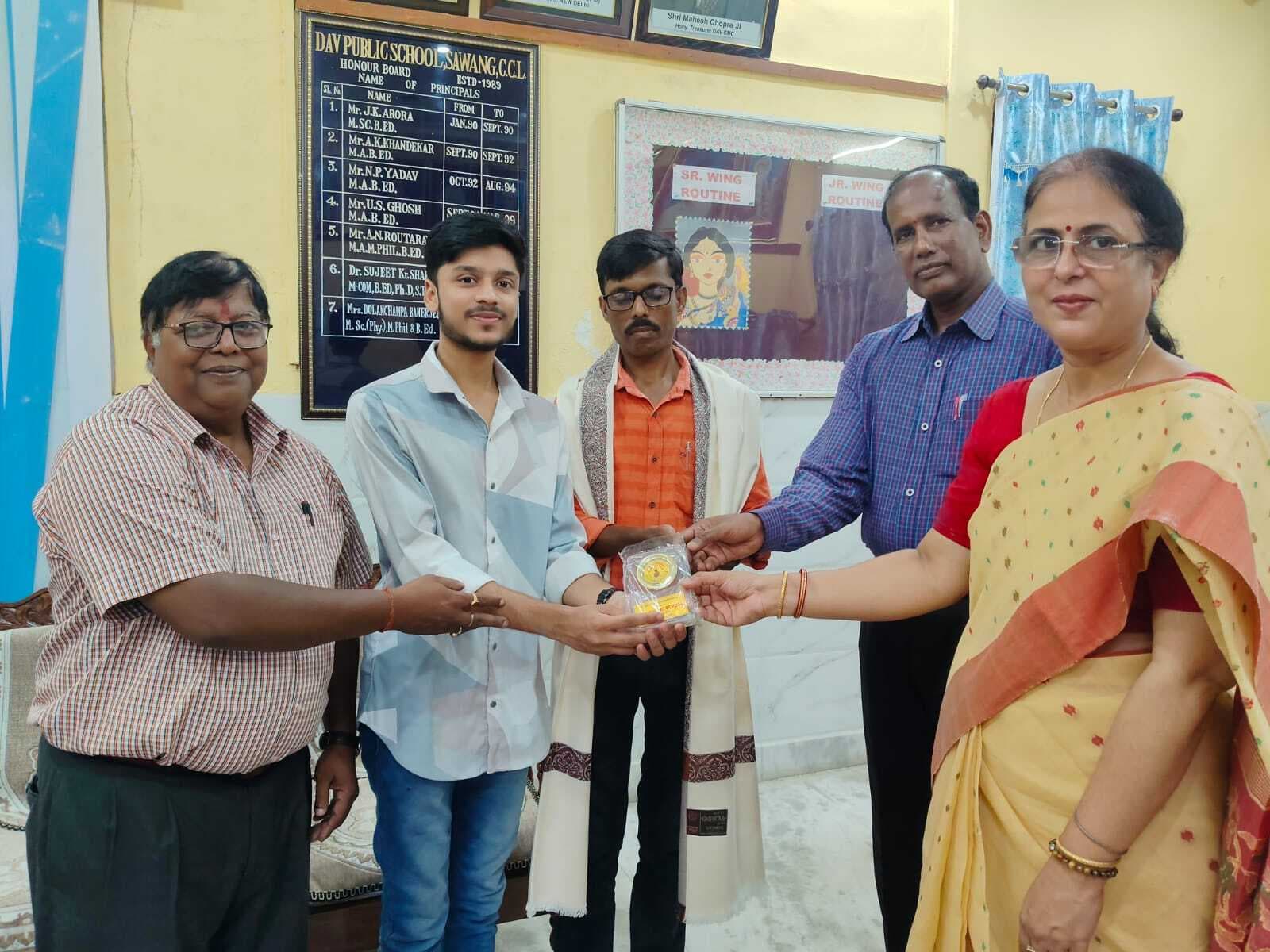 Bokaro News : नीट में सफल छात्रों को किया सम्मानित