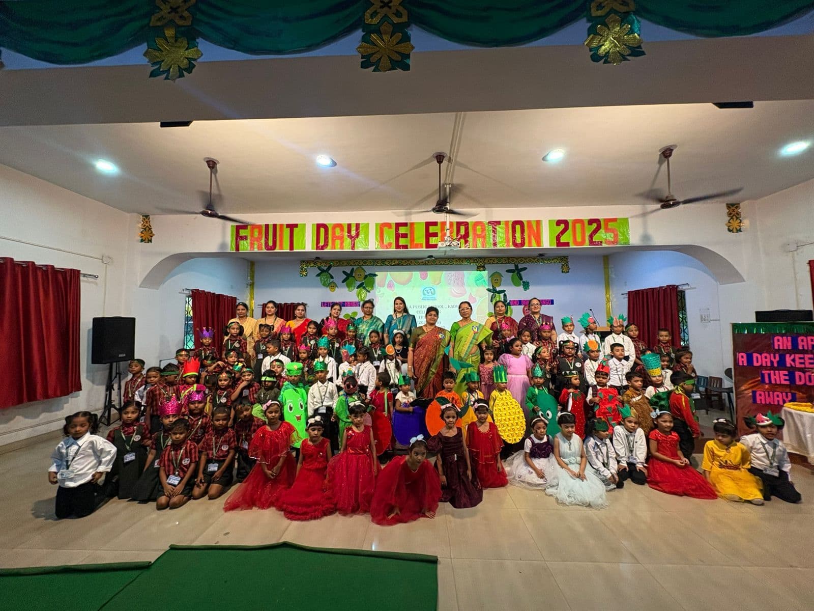 Jamshedpur News : केपीएस कदमा में फ्रूट्स डे आयोजित