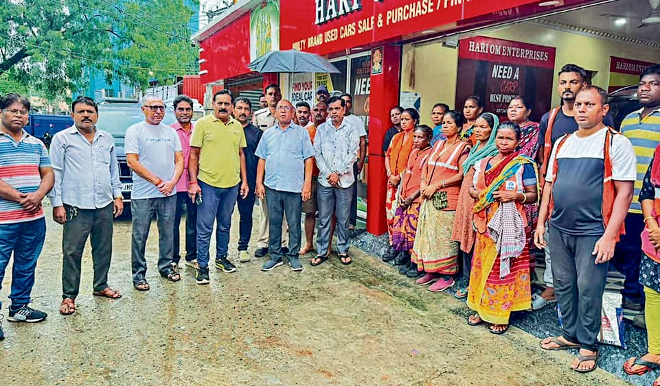 Jamshedpur News : मिनी डिपो में सुपरवाइजर मिले गायब, सरयू बोले- सफाई का जिम्मा देकर सो गया जेएनएसी