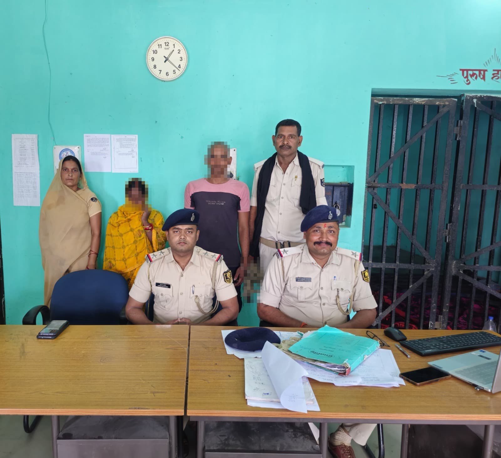 वाहन जांच के दौरान शराब लदा ऑटो हुआ जब्त, महिला समेत दो गिरफ्तार