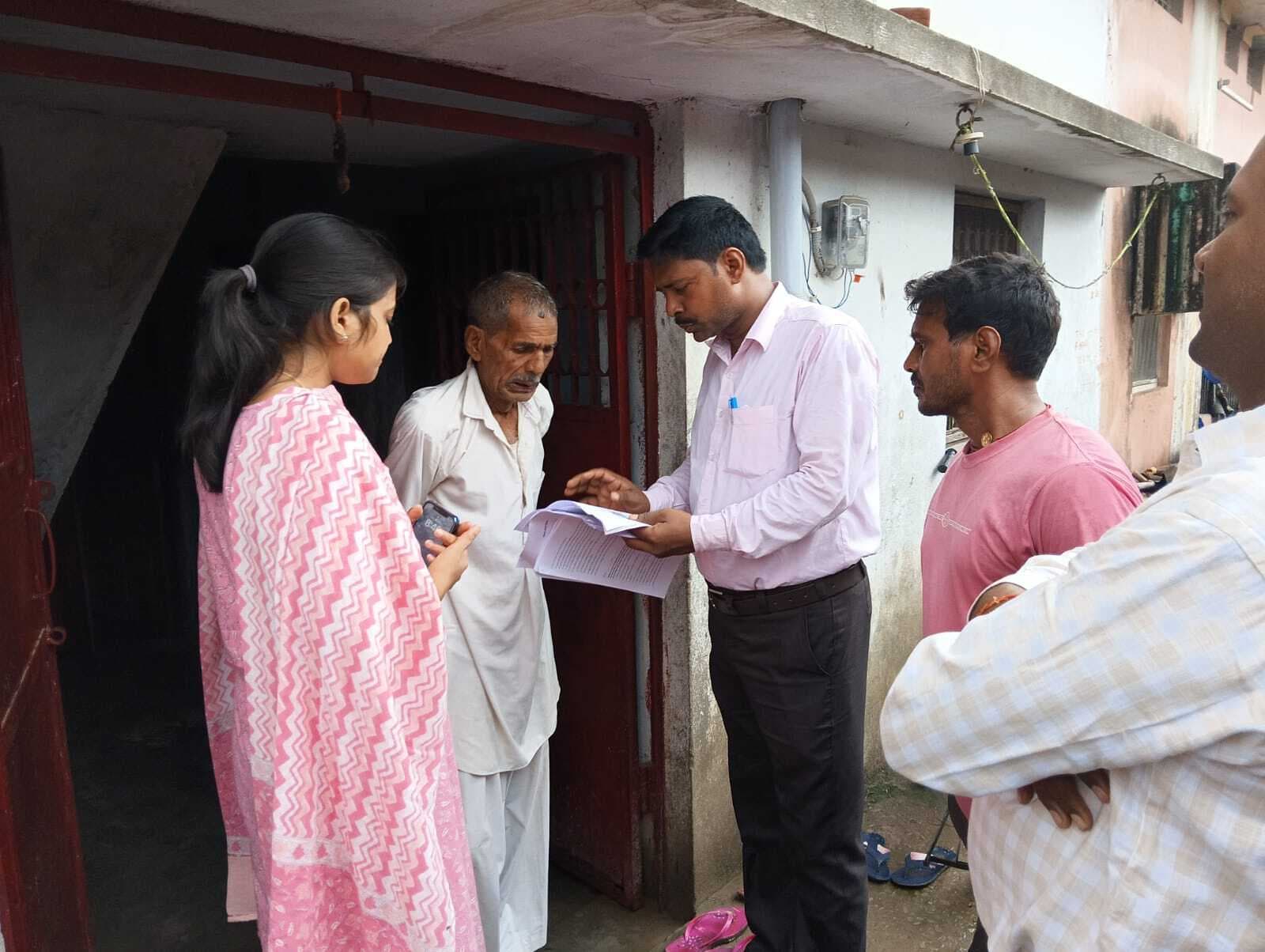 Sasaram News : जिले के 22 लाख 96 हजार 423 वोटरों को देना होगा प्रमाणपत्र