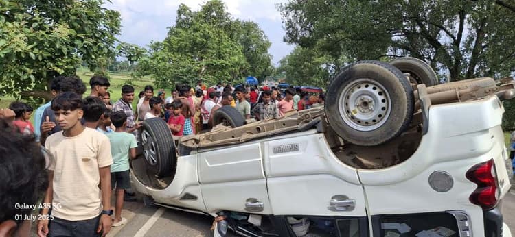 कटोरिया विधायक का वाहन पलटा, चार बॉडीगार्ड जख्मी