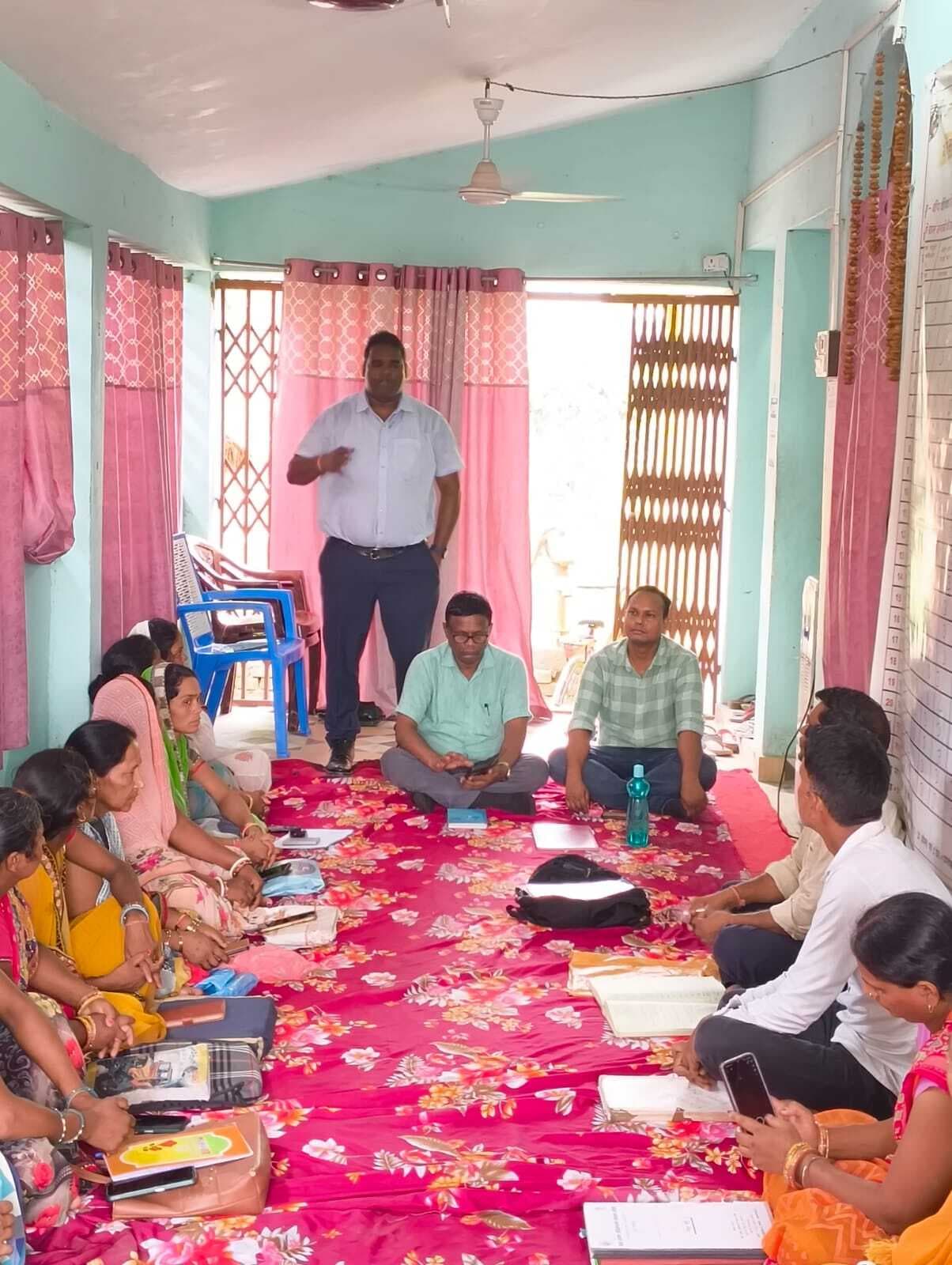 पुनरीक्षण अभियान को लेकर जीविका दीदियों को दिया गया प्रशिक्षण