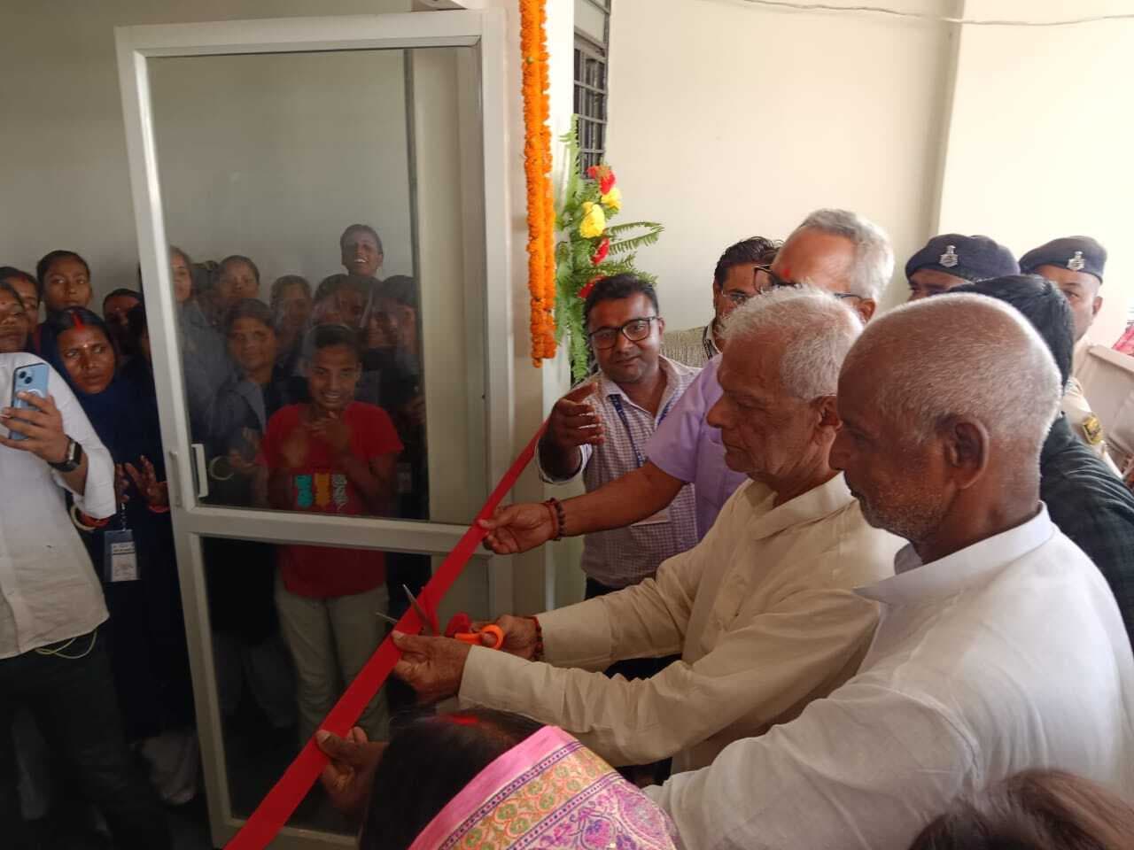 ओबीसी छात्रावास में जीविका दीदी रसोई का विधायक ने किया उद्घाटन