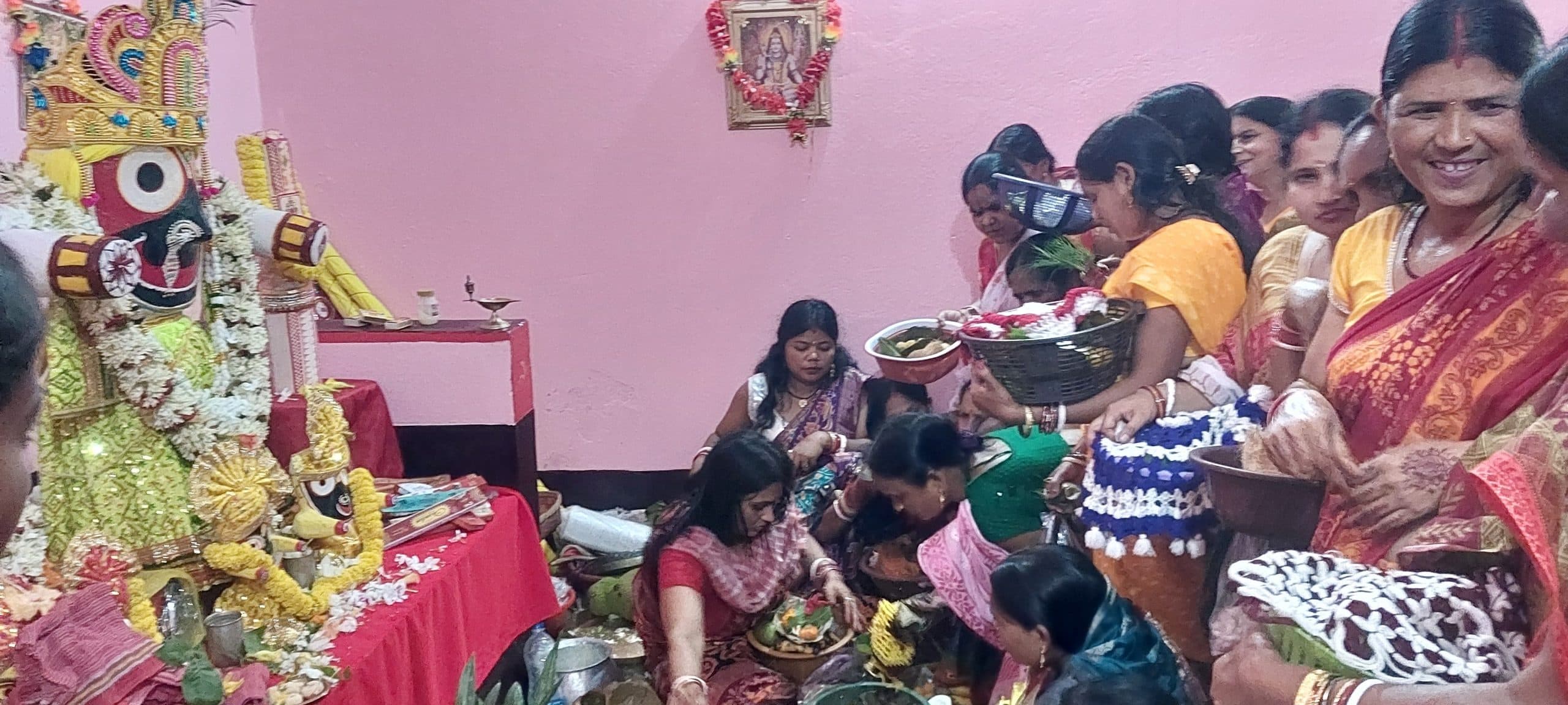 Seraikela Kharsawan News : महिलाओं ने संकट तारिणी व्रत रख कर मां से मांगी कृपा