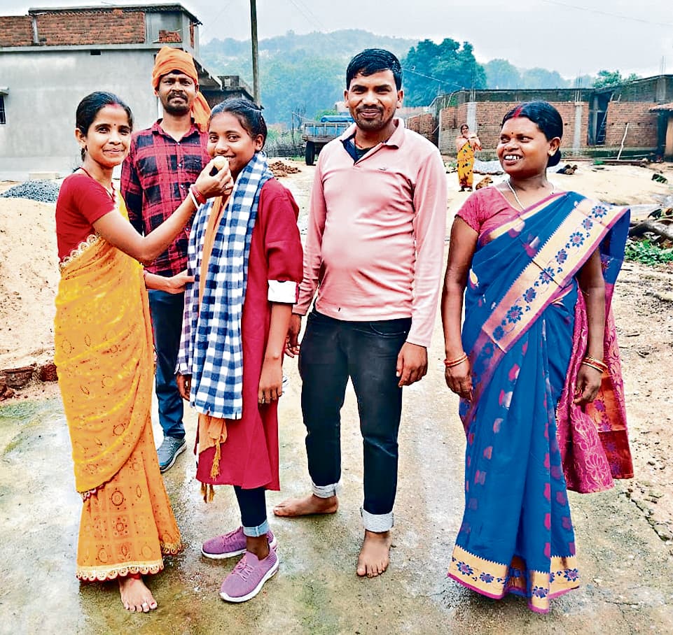 Bokaro News : इस गांव की पहली बेटी ने पास की मैट्रिक की परीक्षा