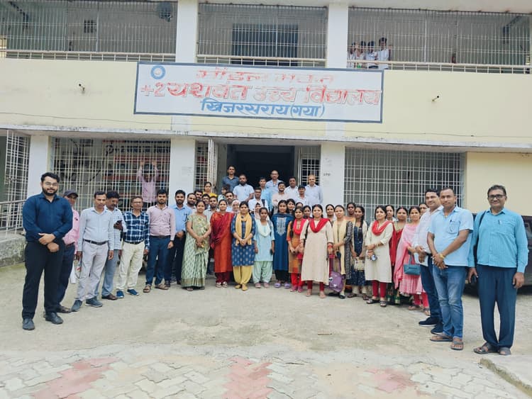 विज्ञान व गणित के शिक्षकों को दिया गया प्रशिक्षण