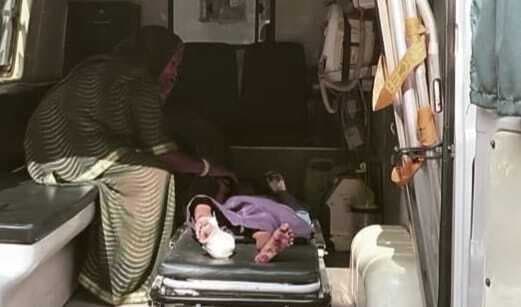 पिकअप के धक्के से स्कूली छात्रा घायल, हालत गंभीर