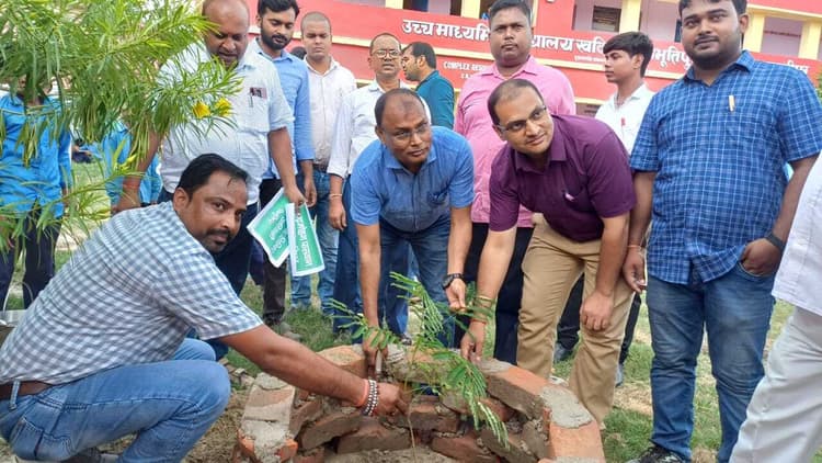 Samastipur News:जल व हरियाली के बिना नहीं बचेगा जीवन : बीडीओ