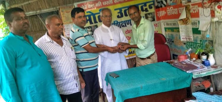 Samastipur News: विश्वनाथ चौधरी तूफान को किया सम्मानित