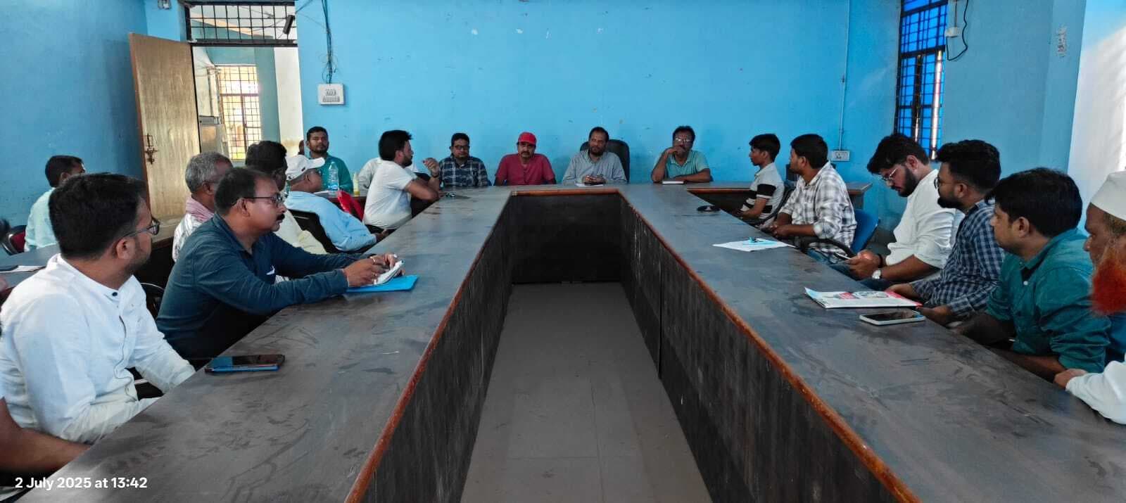 मतदाता सूची पुनरीक्षण को लेकर कर्मियों की बैठक आयोजित