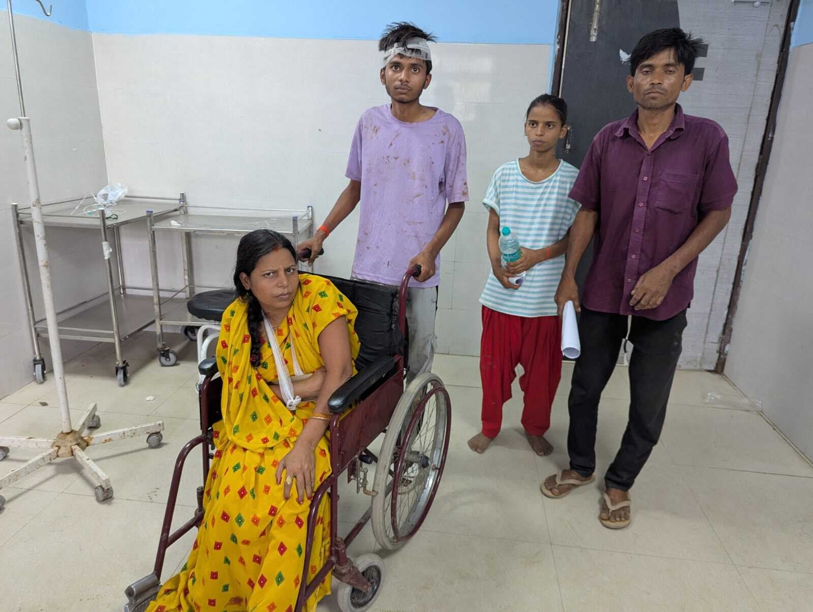 बाइक में मोबिल डालने के विवाद में दंपती समेत तीन को पीटा