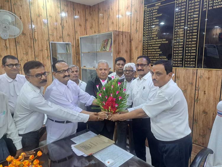 नये जिला जज ने दिया योगदान, अधिवक्ताओं ने किया स्वागत