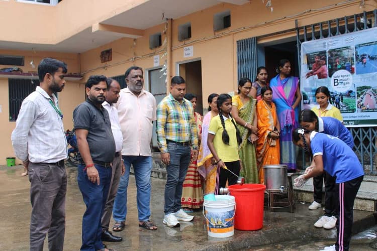 बुंडू नगर पंचायत में चला सफाई अपनाओ और बीमारी भगाओ अभियान