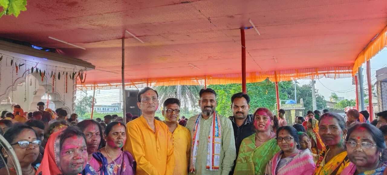 हरिनाम संकीर्तन में उमड़े श्रद्धालु