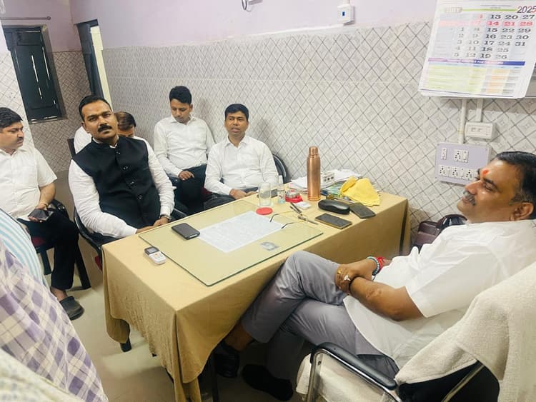 Madhubani News : राष्ट्रीय लोक अदालत की तैयारी के लिए की बैठक