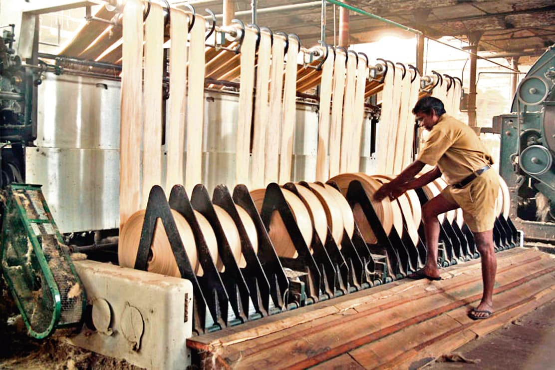 जूट मिल श्रमिकों के लिए ऐतिहासिक फैसला : 40 मिलों के लगभग 15 हजार श्रमिकों की होगी पदोन्नतिलगभग तीन दशक से पदोन्नति की मांग कर रहे जूट मिल श्रमिक