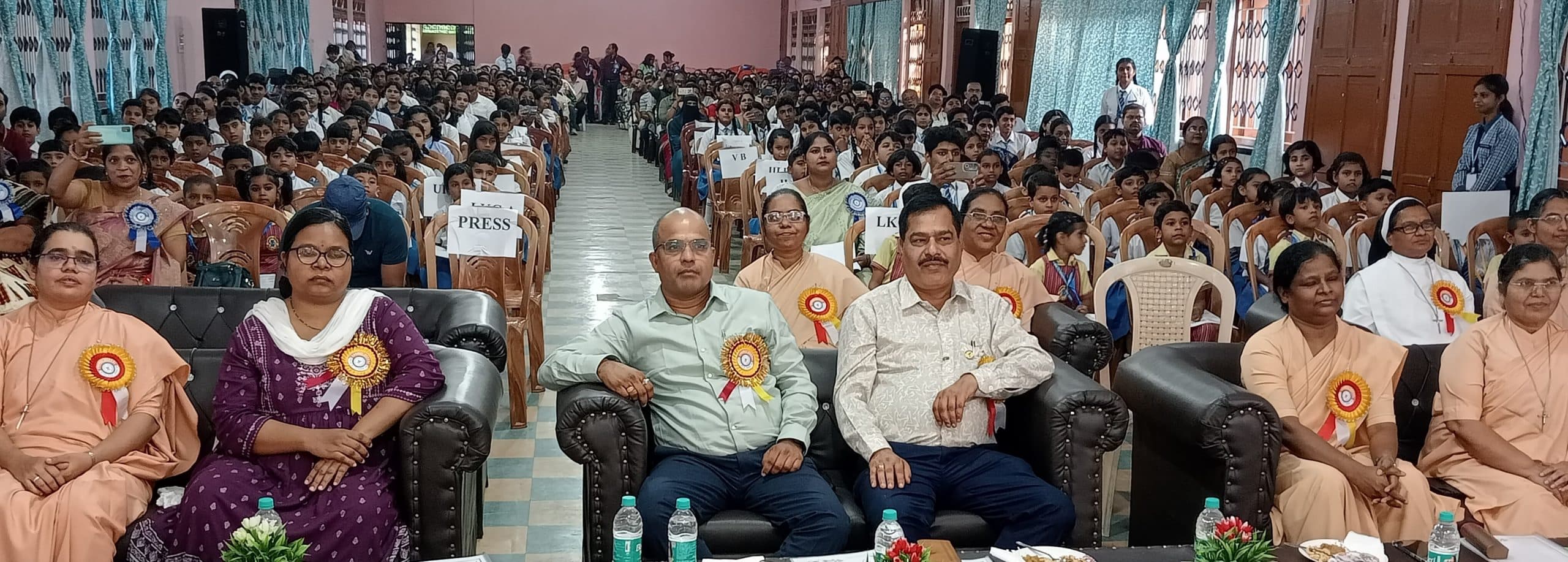 Bokaro News : कार्मेल में बेहतर प्रदर्शन करने वाले विद्यार्थी सम्मानित