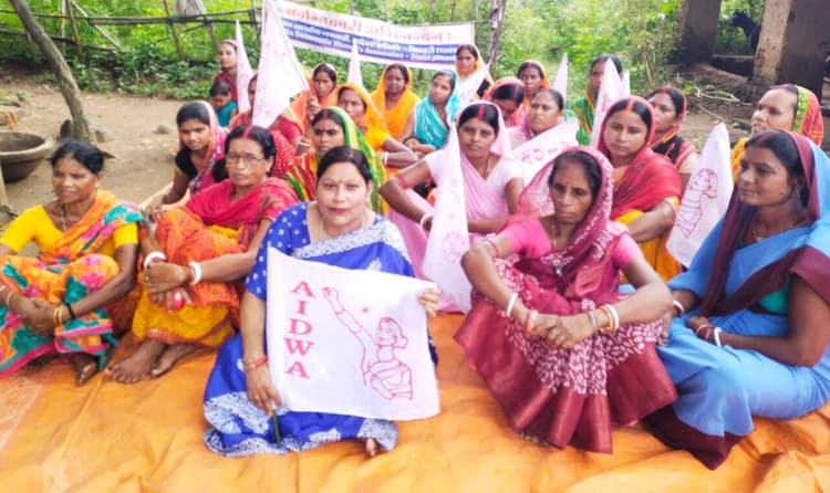 DHANBAD NEWS: बढ़ती महंगाई व बेरोजगारी के लिए केंद्र जिम्मेदार : उपासी