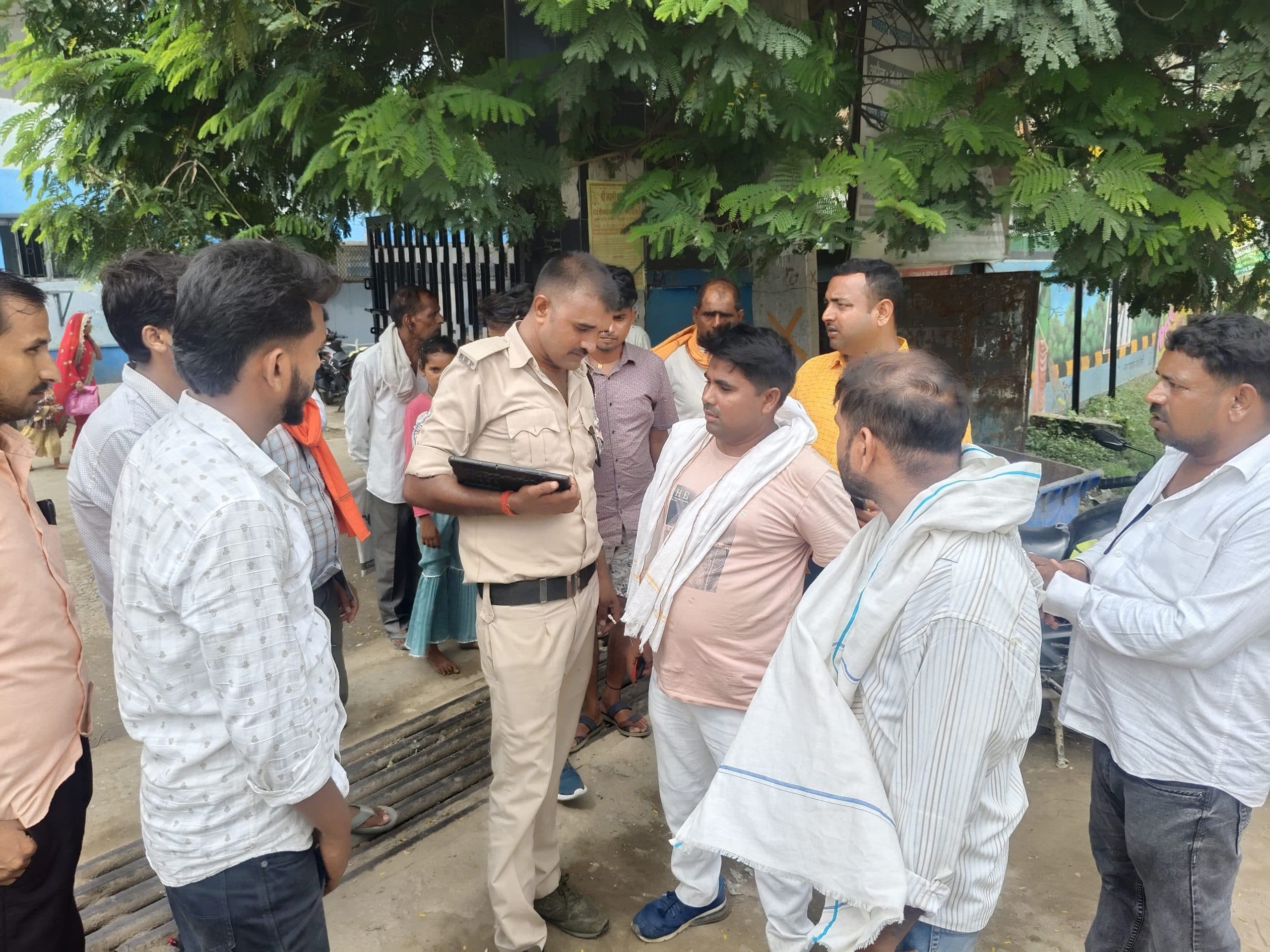 ट्रेन से उतरने के दौरान गिरकर यात्री की की मौत