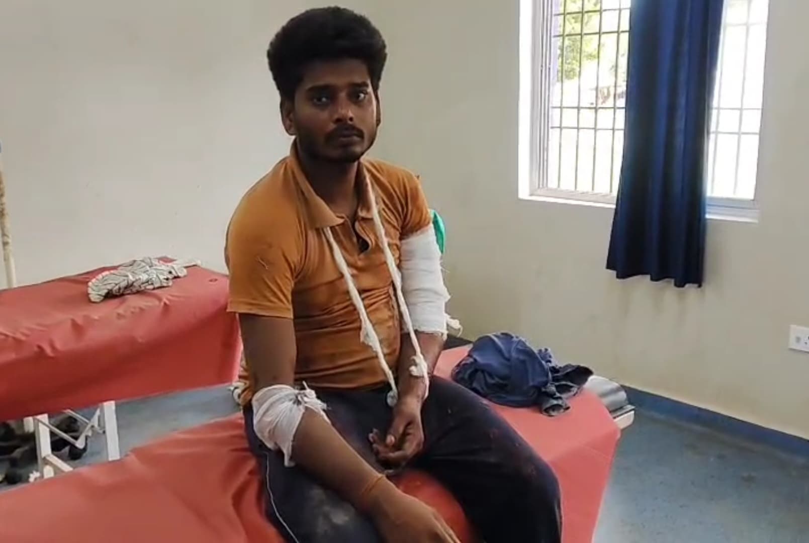 ई रिक्शा पलटने से पांच लोग जख्मी