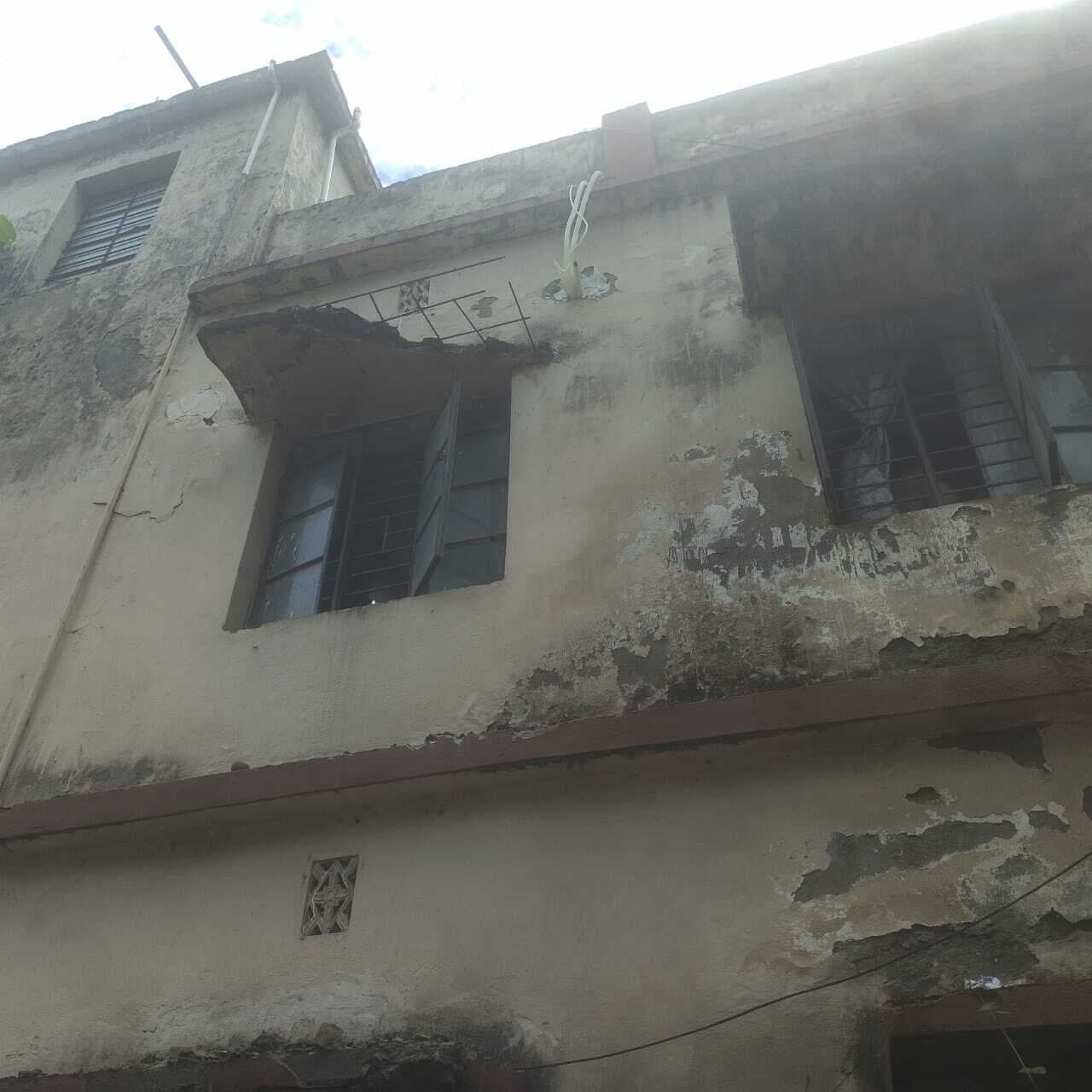 ट्रैफिक डीएसपी के कार्यालय में छत गिरने से मैकेनिक की मौत