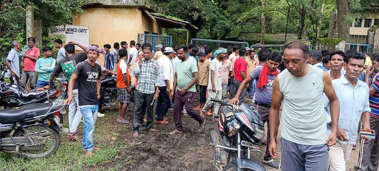 East Singhbhum News : ग्रामसभा की सहमति से ही मजदूरों की बहाली हो : ग्राम प्रधान