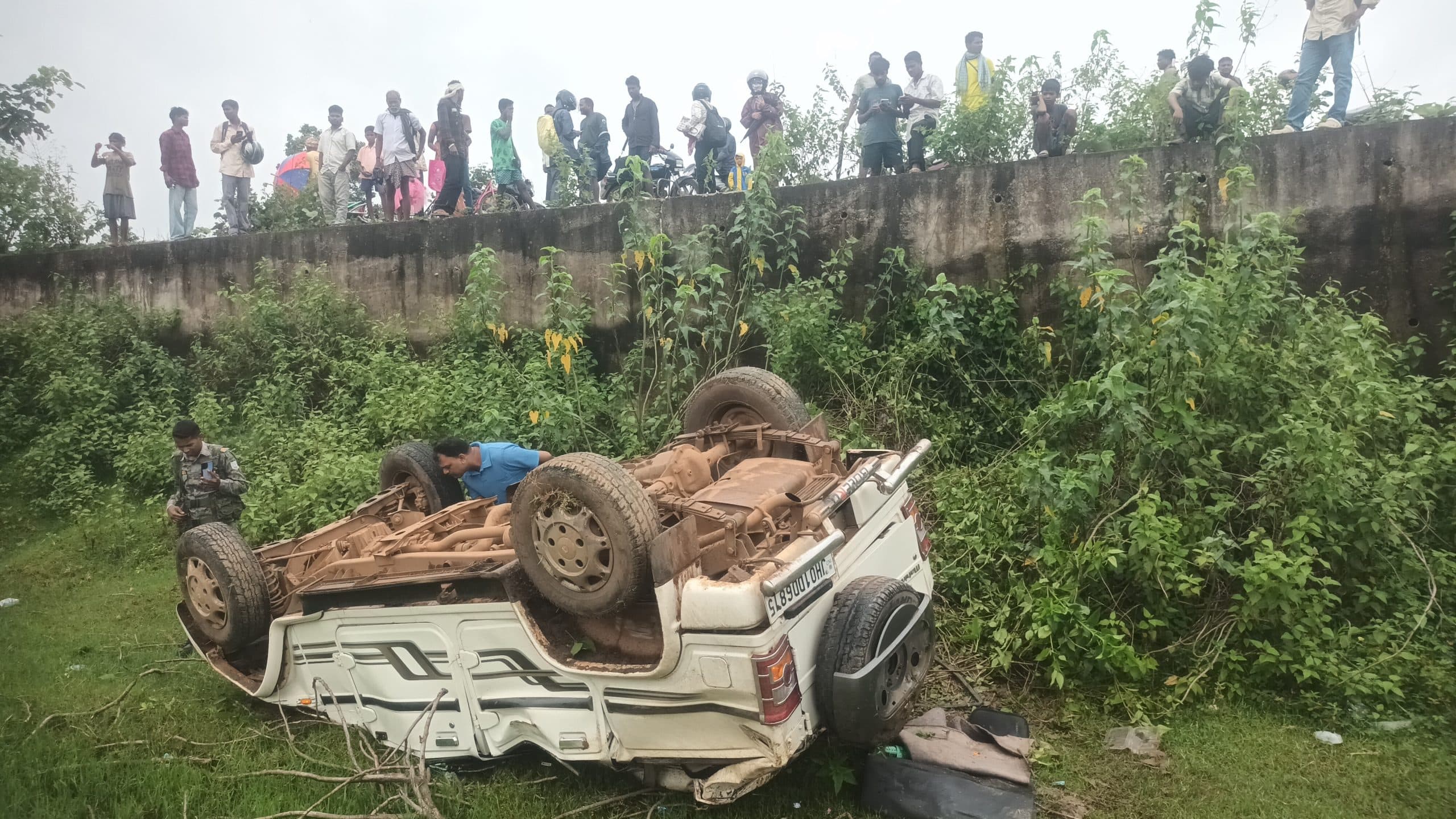 बोलेरो दुर्घटनाग्रस्त, सात लोग घायल