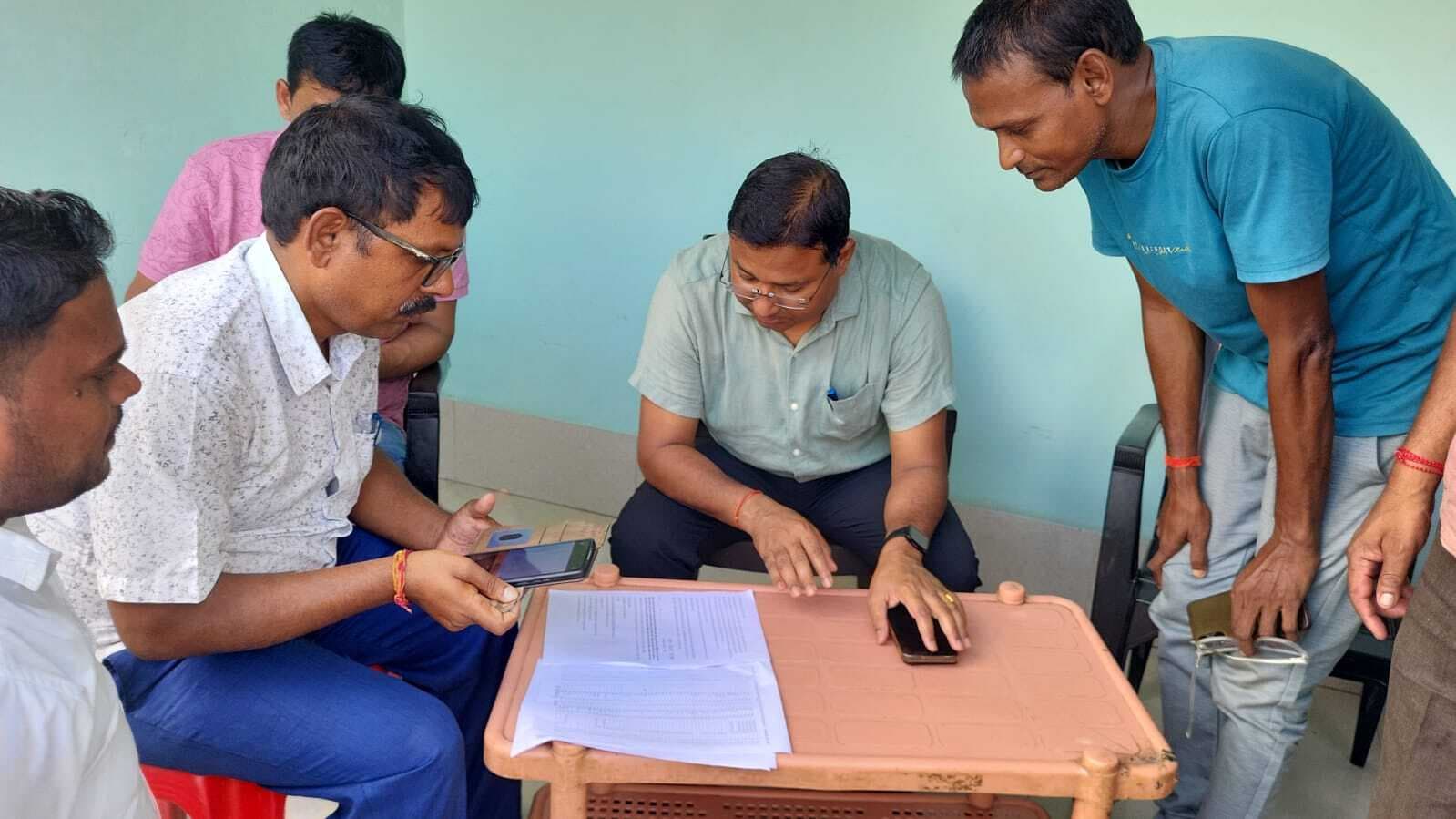 मतदाता सूची विशेष गहन पुनरीक्षण कार्यक्रम जारी, एसडीएम ने ग्रामीण क्षेत्रों में किया निरीक्षण