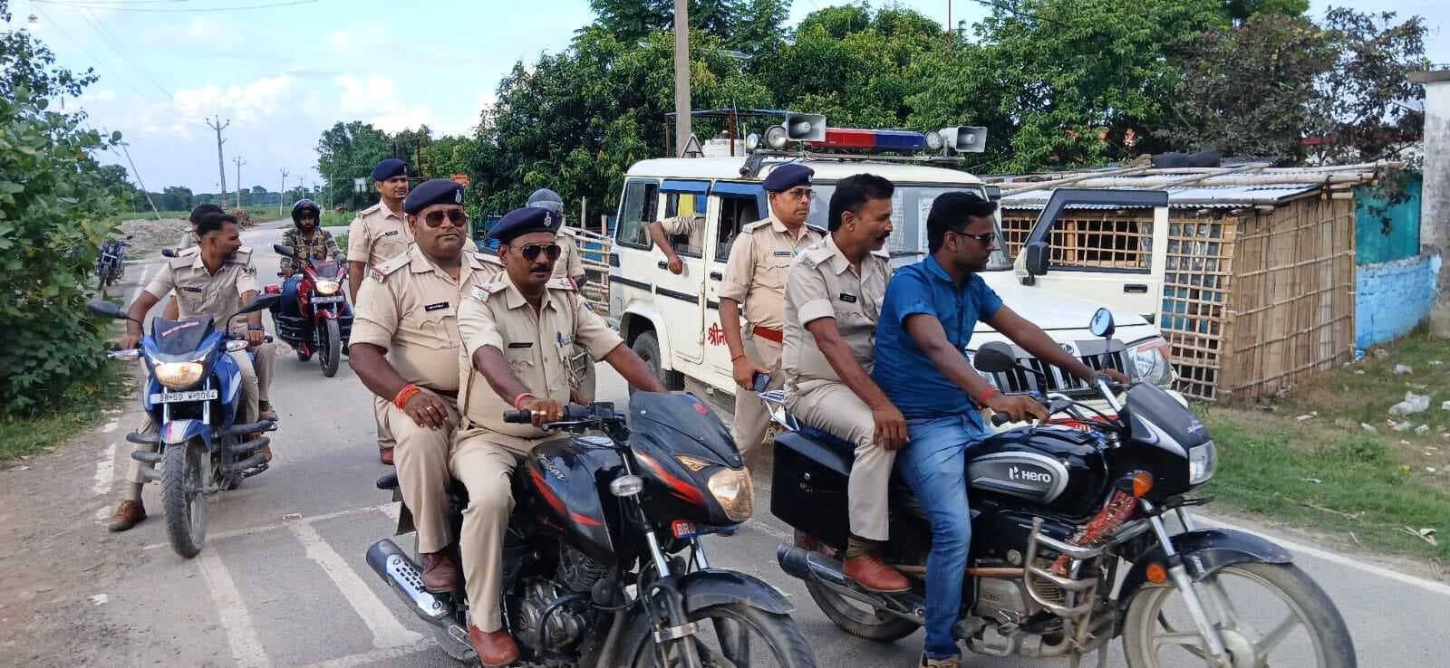 श्रीनगर में मुहर्रम पर्व को लेकर निकाला फ्लैग मार्च