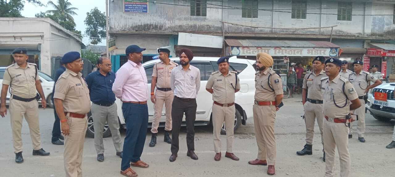 मुहर्रम को लेकर अखाड़े स्थल का डीएम व एसपी ने लिया जायजा