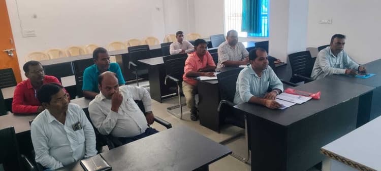 बीएलओ सुपरवाइजर को मतदाता पुनरीक्षण कार्य का निरीक्षण करने का निर्देश