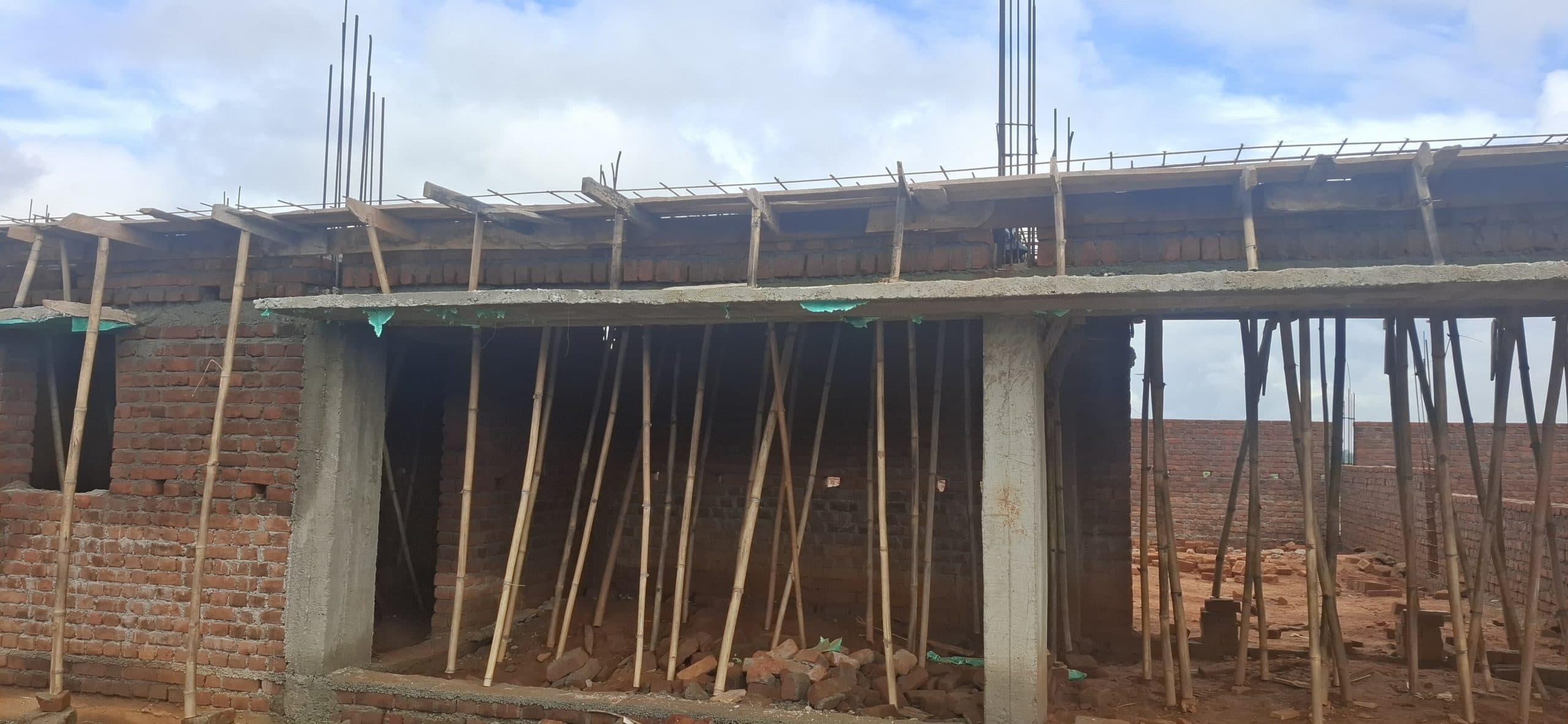 Giridih News : पैक्स के गोदाम निर्माण में अनियमितता का आरोप