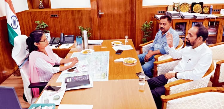 East Singhbhum News : घाटशिला, चाकुलिया समेत कई स्टेशनों पर ट्रेनों के ठहराव की मांग