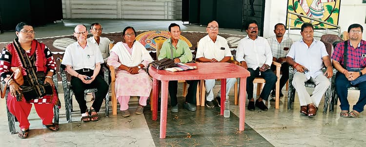 East Singhbhum News : घाटशिला में 6 जुलाई को बहुभाषिक पत्रिका उल्टो हवा का होगा विमोचन