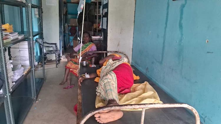 Seraikela Kharsawan News : ईचागढ़ में डायरिया के चपेट में दर्जनभर लोग